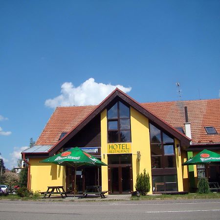 Restaurace Penzion Rafael Dlouhá Brtnice 外观 照片