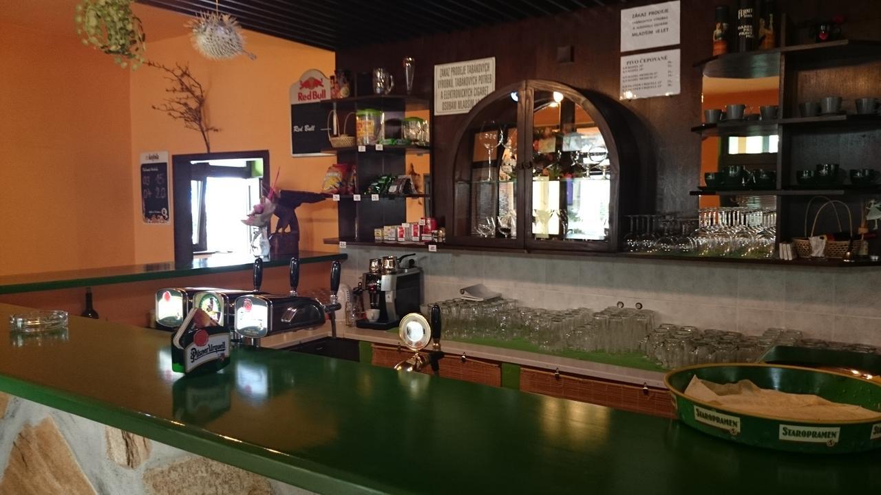 Restaurace Penzion Rafael Dlouhá Brtnice 外观 照片