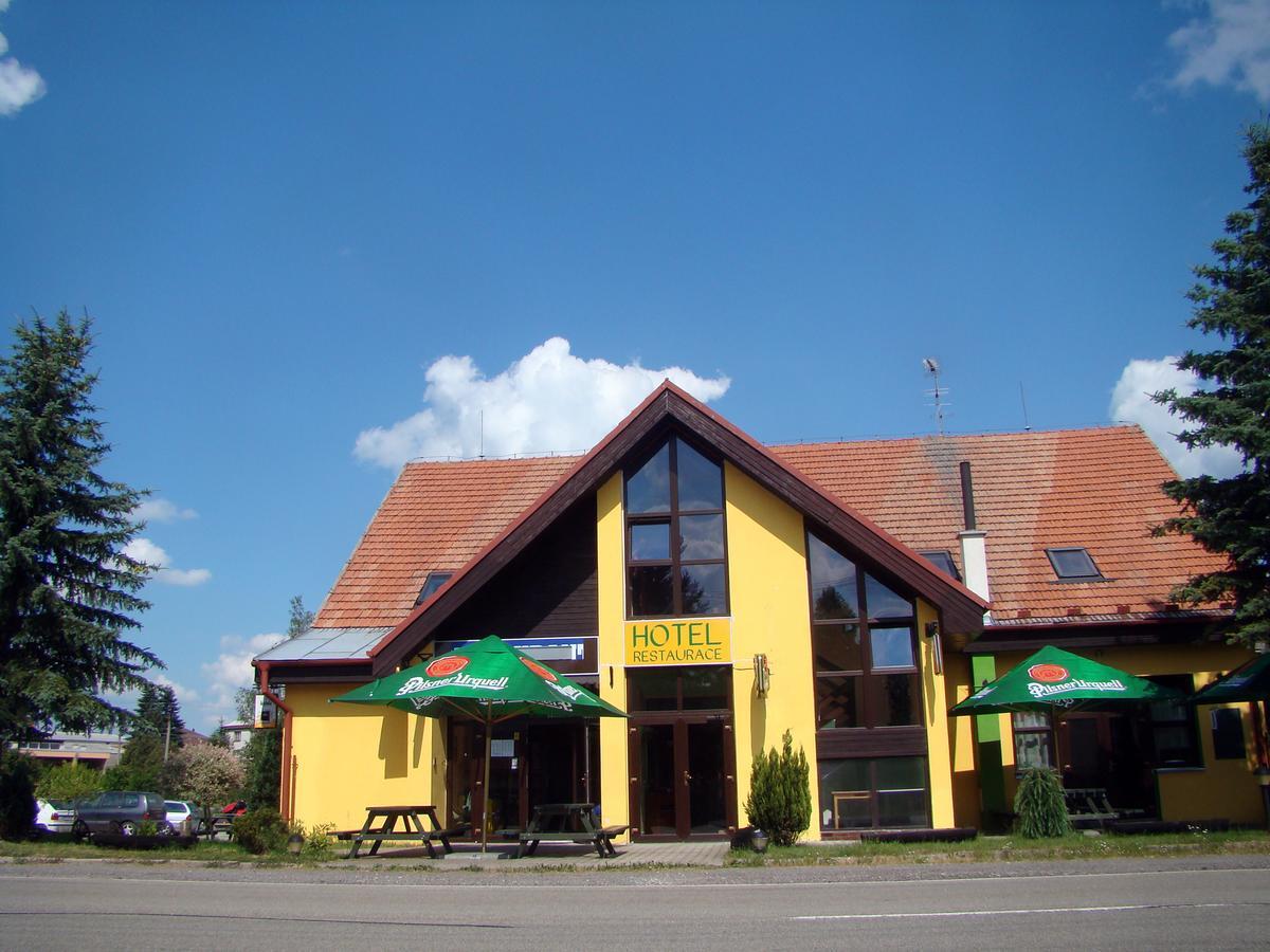 Restaurace Penzion Rafael Dlouhá Brtnice 外观 照片